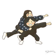 Desenho da nayeon e tzuyu, integrantes do grupo de kpop feminino TWICE, imitando uma pose de super-herói.
